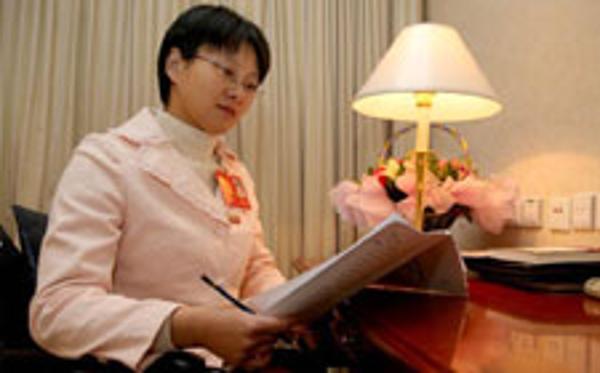 轮椅上的十八大代表&mdash;&mdash;侯晶晶