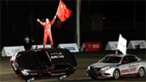 威武!自主车双轮飞驰