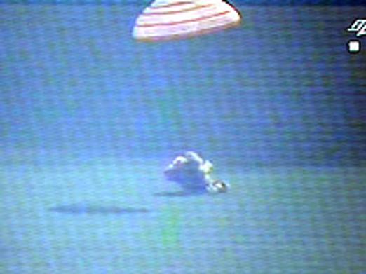 组图：神舟十号落地