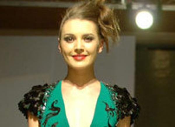 哈萨克斯坦时装周上惊艳的模特