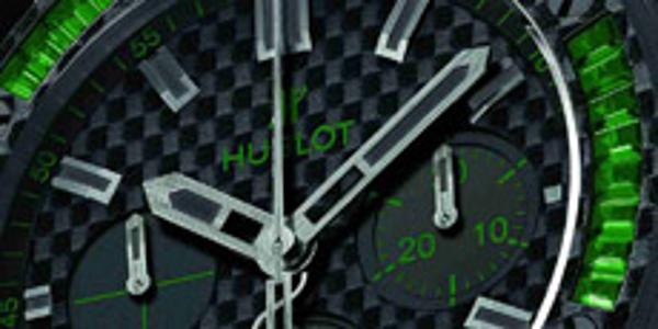 碳纤维材质与珍稀宝石的大胆融合