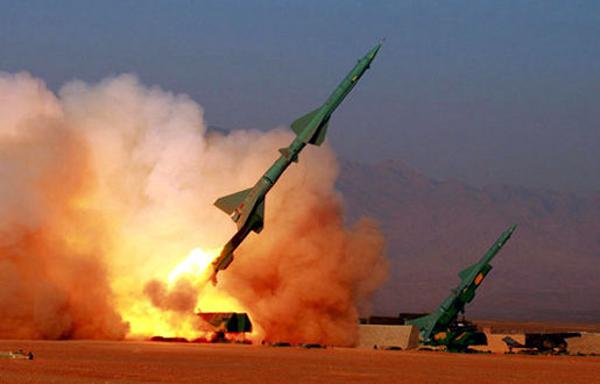 中国空军导弹部队开展大规模实弹演习