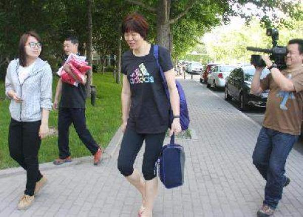 郎平带领新一届中国女排进行首次训练