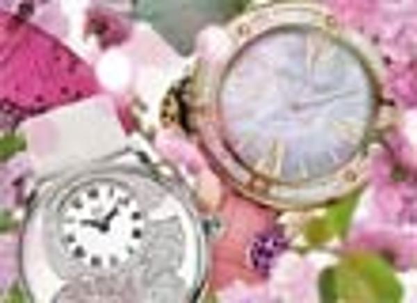 手腕上的春天：花朵环绕在腕间