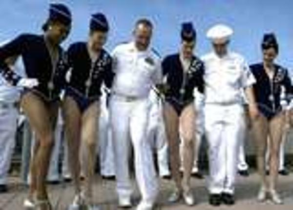 性感！盘点各国劳军美女