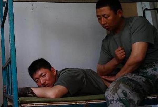 &ldquo;藏族雄鹰&rdquo;的强军梦&mdash;&mdash;记北京军区27集团军某机步旅连长拉巴次仁