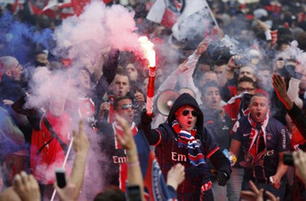 巴黎圣日耳曼法甲夺冠庆祝变暴力冲突