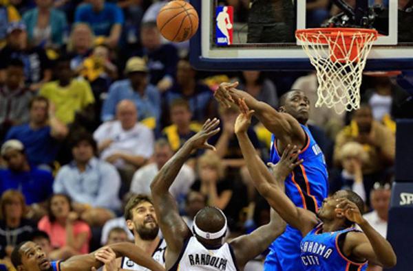 灰熊胜雷鸣 西部半决赛拿到赛点