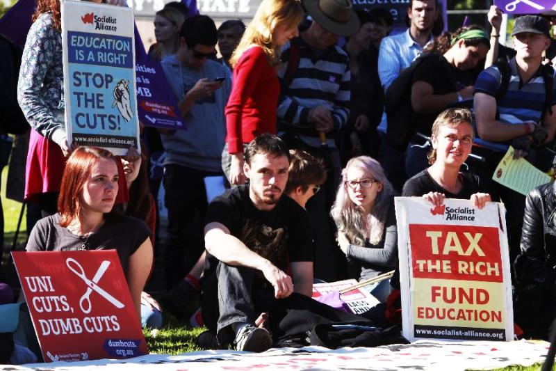 澳大利亚高校集会要求政府恢复被削减的高教经费