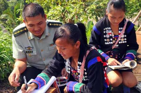 &ldquo;边防爸爸&rdquo;对&ldquo;女儿&rdquo;无私的爱