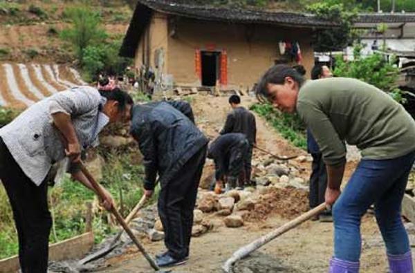 陕西安康&ldquo;连户路&rdquo;连通山区农民出行&ldquo;最后一公里&rdquo;