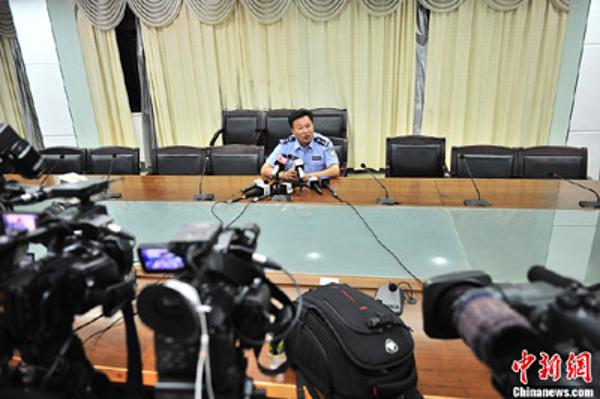 海南万宁警方提请逮捕&ldquo;带女生开房&rdquo;两嫌犯