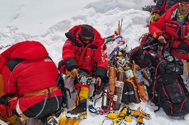 登山&mdash;&mdash;影像见证珠峰攀登60年