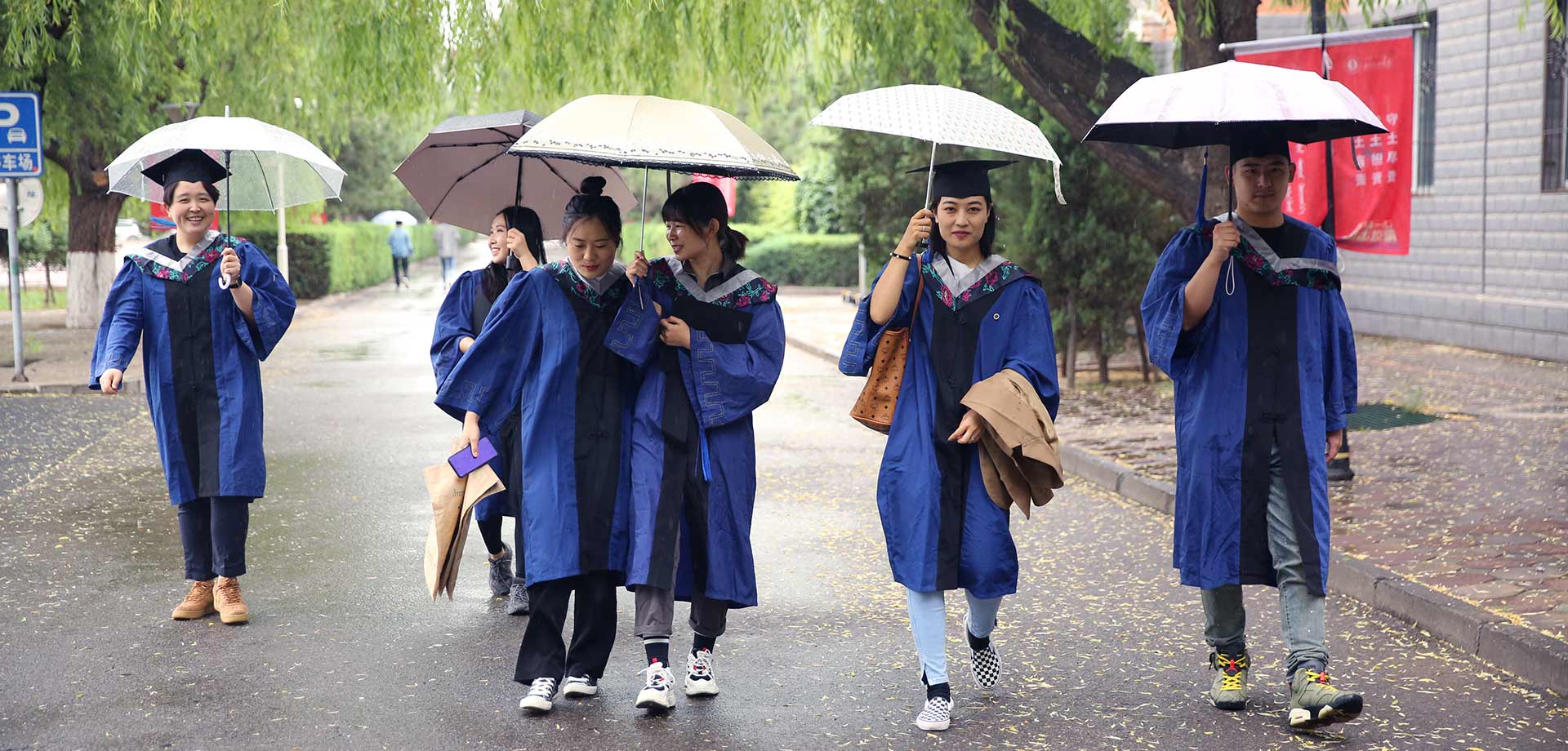 95后毕业生：特殊的毕业是遗憾 更是成长