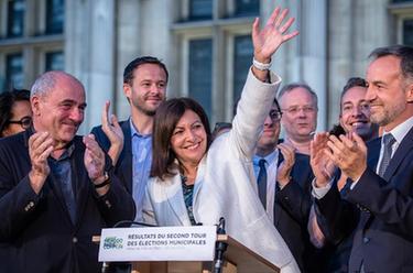 法国市镇选举：伊达尔戈连任巴黎市长