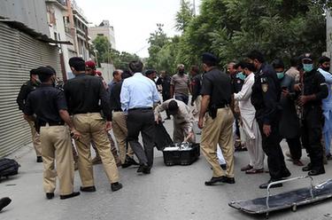 巴基斯坦证券交易所大楼遇袭多人死伤