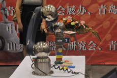 会搭积木的机器人