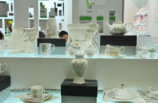 玫瑰花纹饰餐具