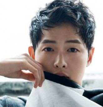 宋仲基眼神令人心动