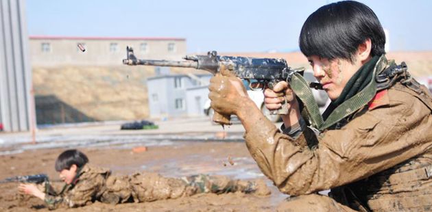 新疆：公安边防女特战队员春季大练兵