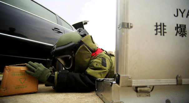 安徽：武警开展排爆实战演练