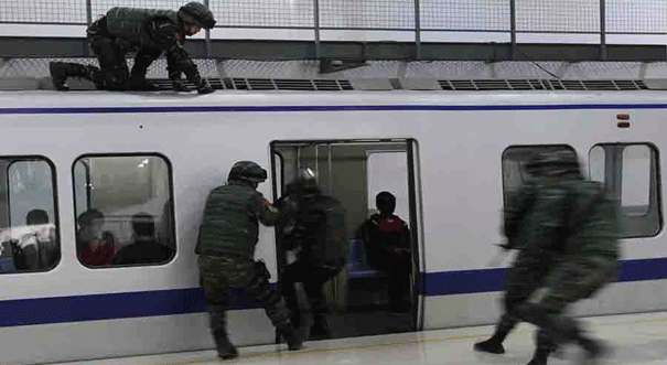 武警部队举行首届地铁反劫持战法国际研讨活动