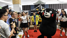 日本熊本熊現身廣州賣萌引圍觀
