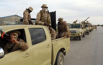 利比亚安全人员在武装冲突后加强巡逻