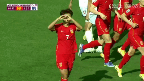 超暖!王霜亚洲杯“比心”动作竟是送给……