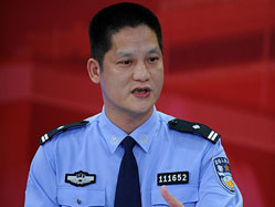 “最美警察”系列访谈之四：“纵身一跳”勇士张斌松