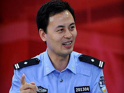 “最美警察”系列访谈之八：最美“微”交警刘毅