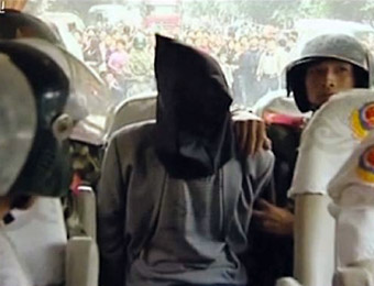 四川一黑老大参加儿子婚礼被捕