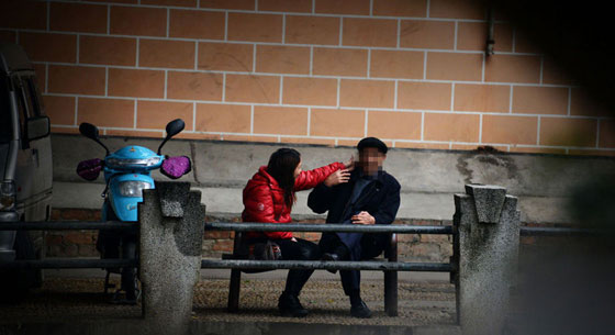 广西南宁街头老人色情服务猖獗