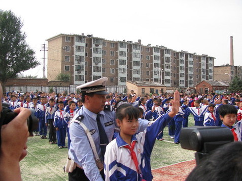 呼和浩特交警刘攀：为保护群众 危急时刻与歹徒殊死搏斗