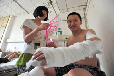 湖北省大冶市公安局刑侦大队民警石锐：对抗歹徒血染街头