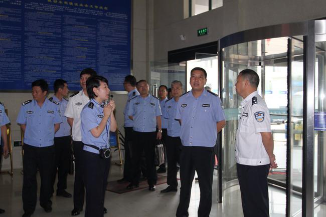 副局长丁松勇带队赴宁波学习考察车驾管工作