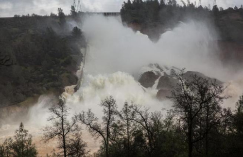 美最高水壩或潰壩逾10萬人緊急撤離：缺口已堵住