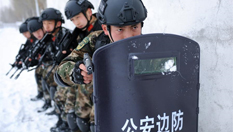 直擊新疆北部邊防官兵雪原反恐演練