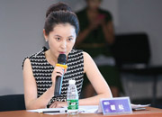 美丽誓颜美容护肤用品有限公司副总裁翟松讨论研讨会议题