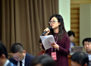 中新社记者提问