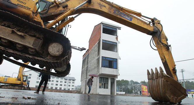 浙江永嘉：腰斩省道“钉子楼”被拆除(组图)