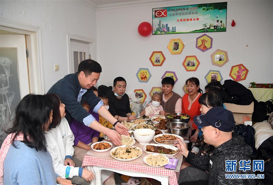 （图文互动）（16）&ldquo;抗癌小家&rdquo;：生命寒夜中的微温