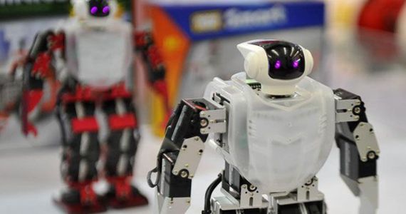 中国制博会开幕 机器人演绎“智造中国梦”