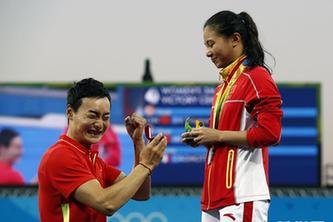 競技場上的甜蜜瞬間