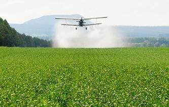 黑龍江墾區航化作業為作物&ldquo;貼秋膘&rdquo;