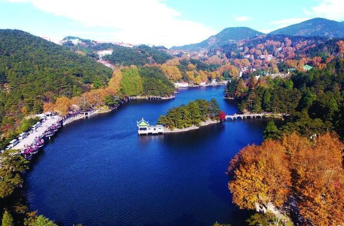 江西廬山進入紅楓最佳觀賞期 吸引遊客紛至沓來