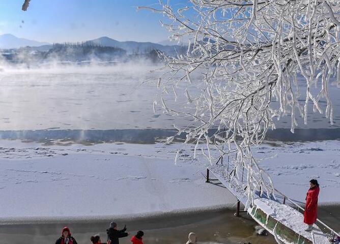 隆冬裏的&ldquo;不凍江&rdquo;