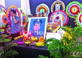 两闯火海救出10名员工牺牲