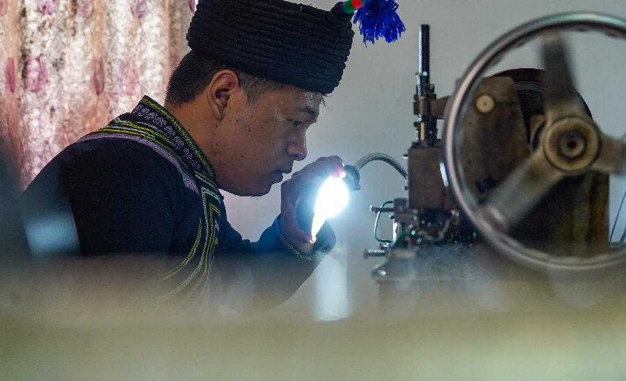 瓦曲银饰回响大凉山