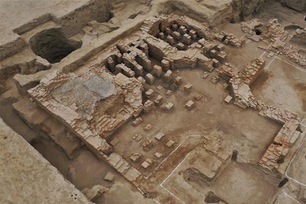 新疆天山北麓发现古代公共浴场遗址